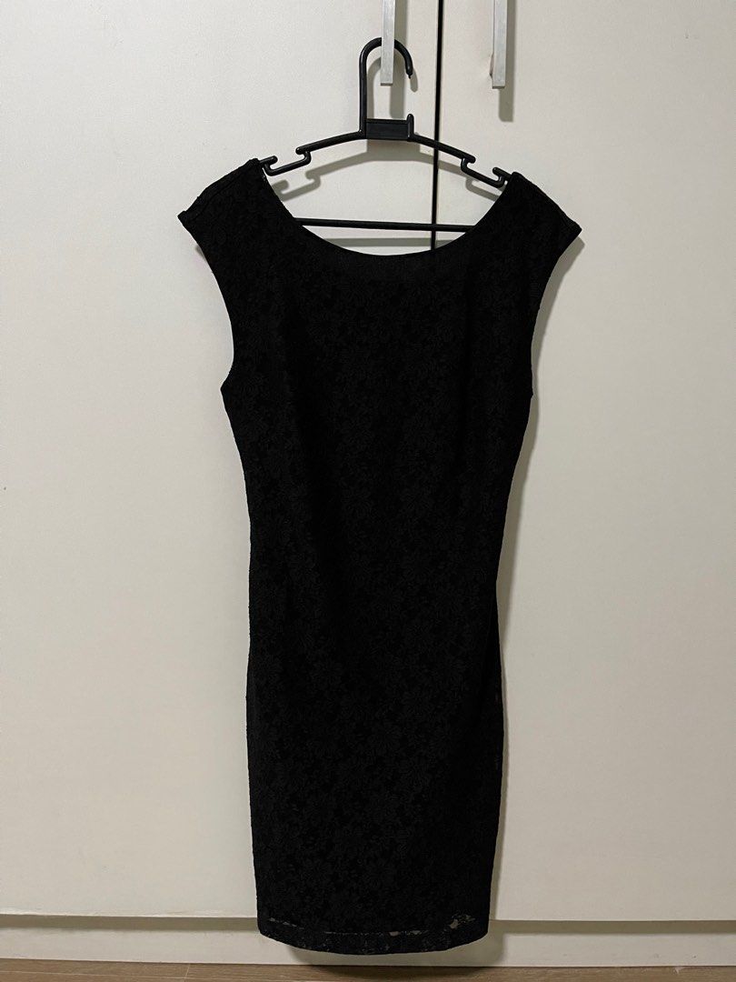Forever 21 Black Lace Dress (Category: Dresses) located in Quezon City. Submitted by blue.boxes (Listing ID 1265757795, Image 1). Description: Tag says small but would best fit an XS. The lace has a floral design. 🙂 📍Quezon City 💳 GCash 🏍️ J&T, LBC, Grab, Lalamove 😀 FREE SHIPPING via J&T for purchases totaling at least P400 💕 DM for questions!.