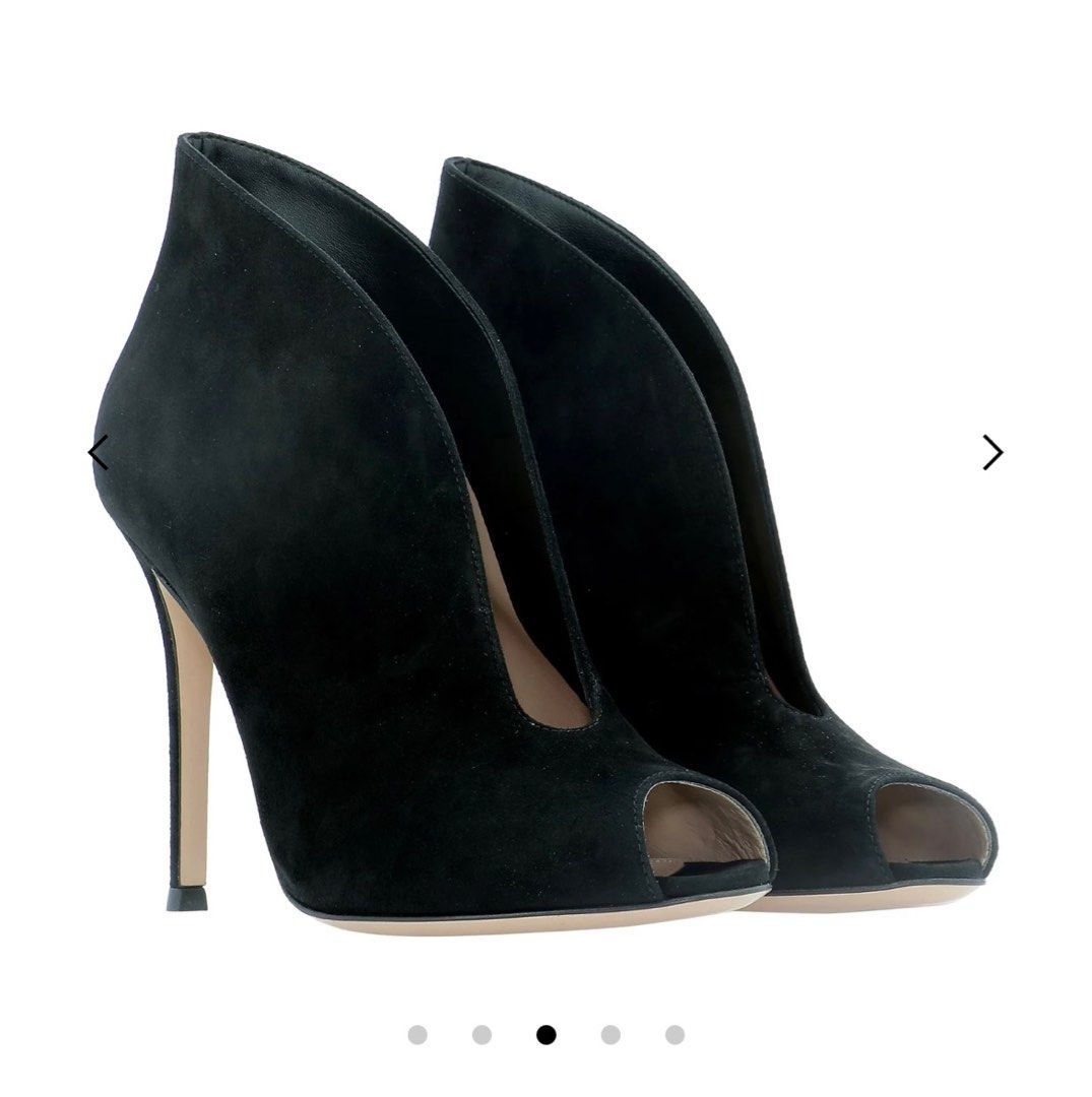 Gianvito rossi vamp best sale ankle booties