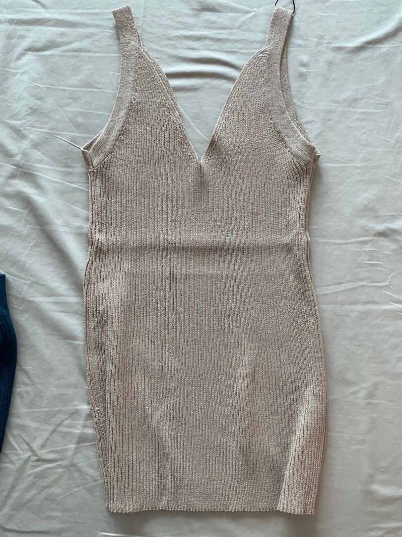 Gold glitter knit, Women's Fashion, Tops, Sleeveless on Carousell