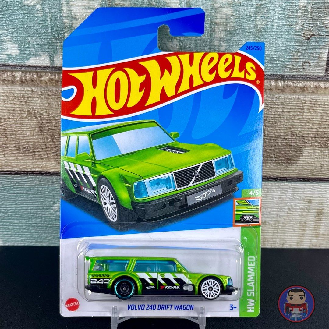 Hot Wheels Volvo 240 Drift Wagon – HW Slammed Serie 4/5, Grün Metallic, Short Card Mattel 2023