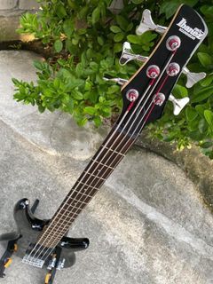 Ibanez Gio Soundgear GSR205 5-string Electric Bass Guitar