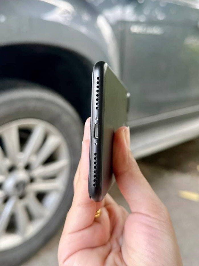 iPhone 7plus 128gb (Category: iPhone 7 Series) located in Manila. Submitted by TekiCashGadgetsph (Listing ID 1265822565, Image 3). Description: (FU) Open-line, any sim working (worldwide) - Guaranteed original iPhone not fake/copy Complete accessories with box Secondhand Good as new not abused! Presentable •Original Lcd • no issue hidden issues • no apple id / iCloud id • Good batthealth • Good cam front/back • Good Performance • Good touch id • 