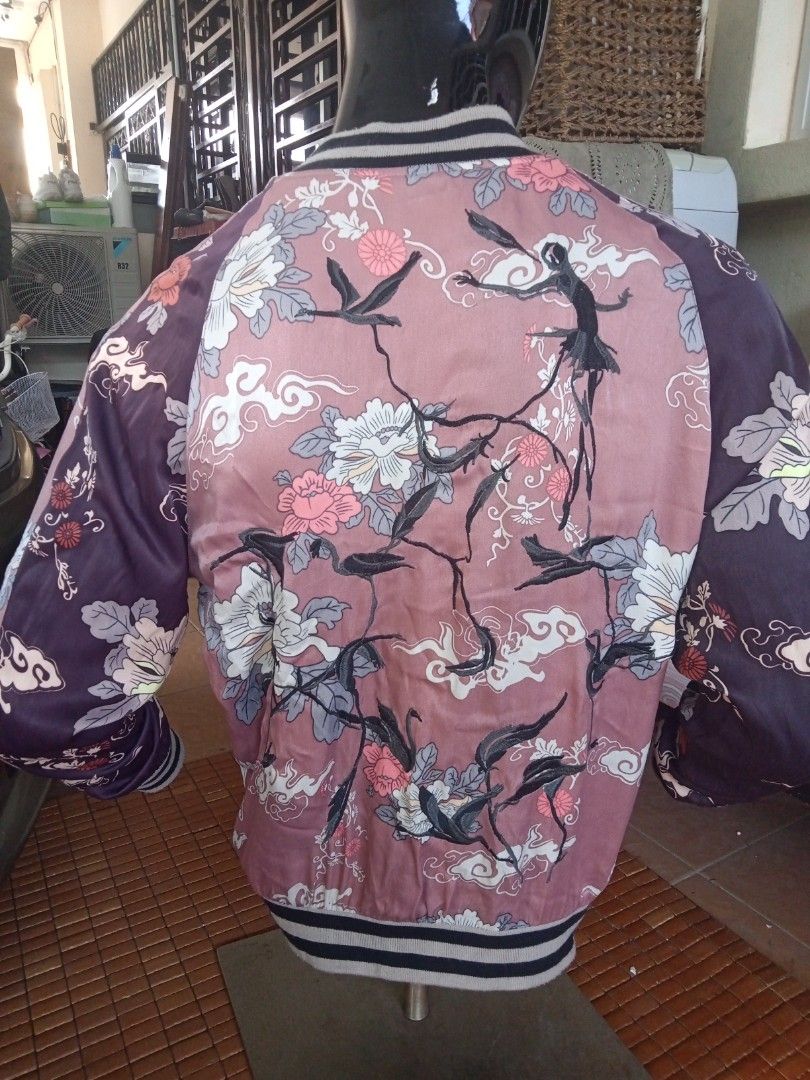 Jacket (Category: Coats, Jackets and Outerwear) located in Kuala Lumpur. Submitted by bababundle (Listing ID 1265731637, Image 3). Description: .