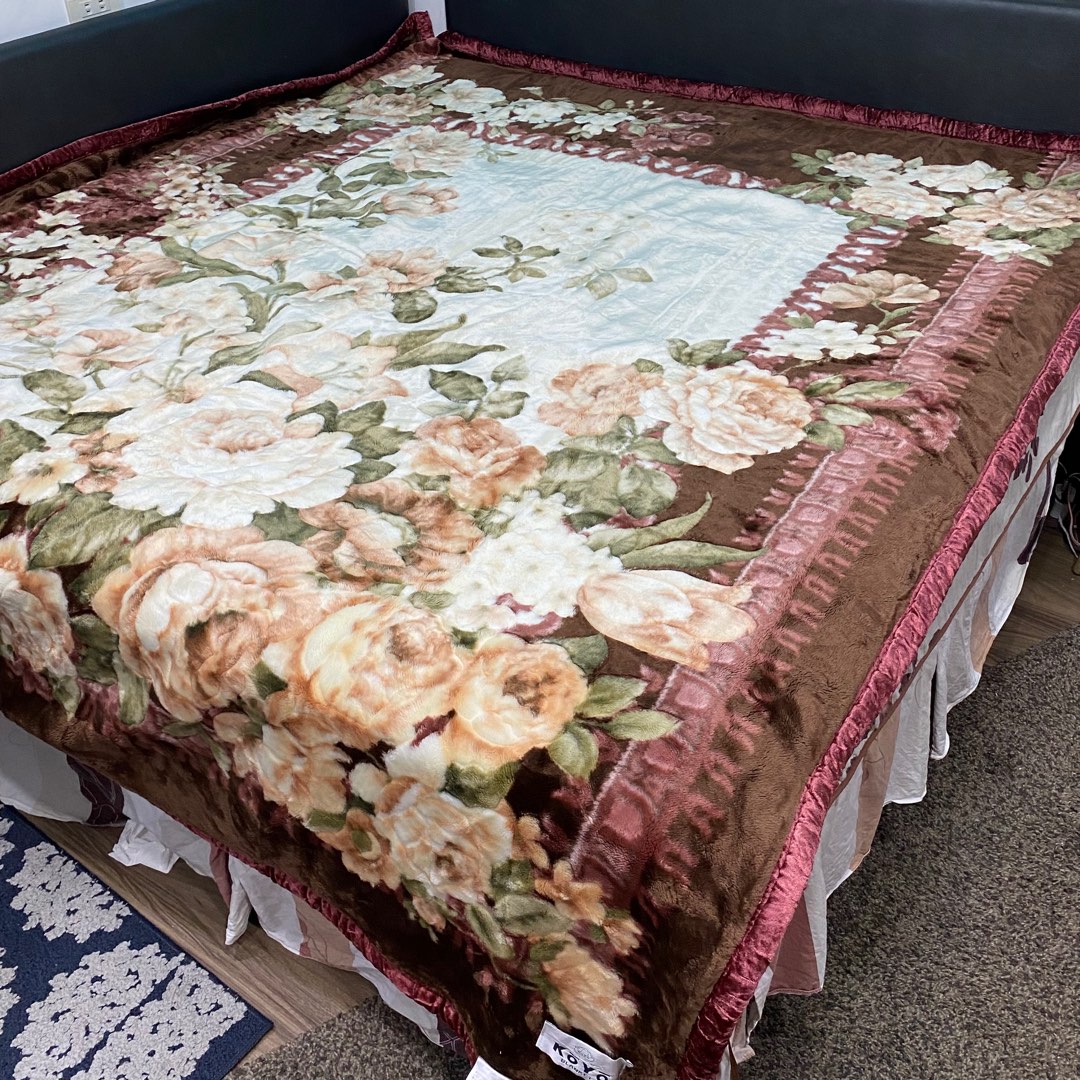 日本製KOYO BLANKET 雙人加大毛毯 棉被（雙面都可用） 保暖不笨重, 家具及居家用品, 床具浴巾在旋轉拍賣