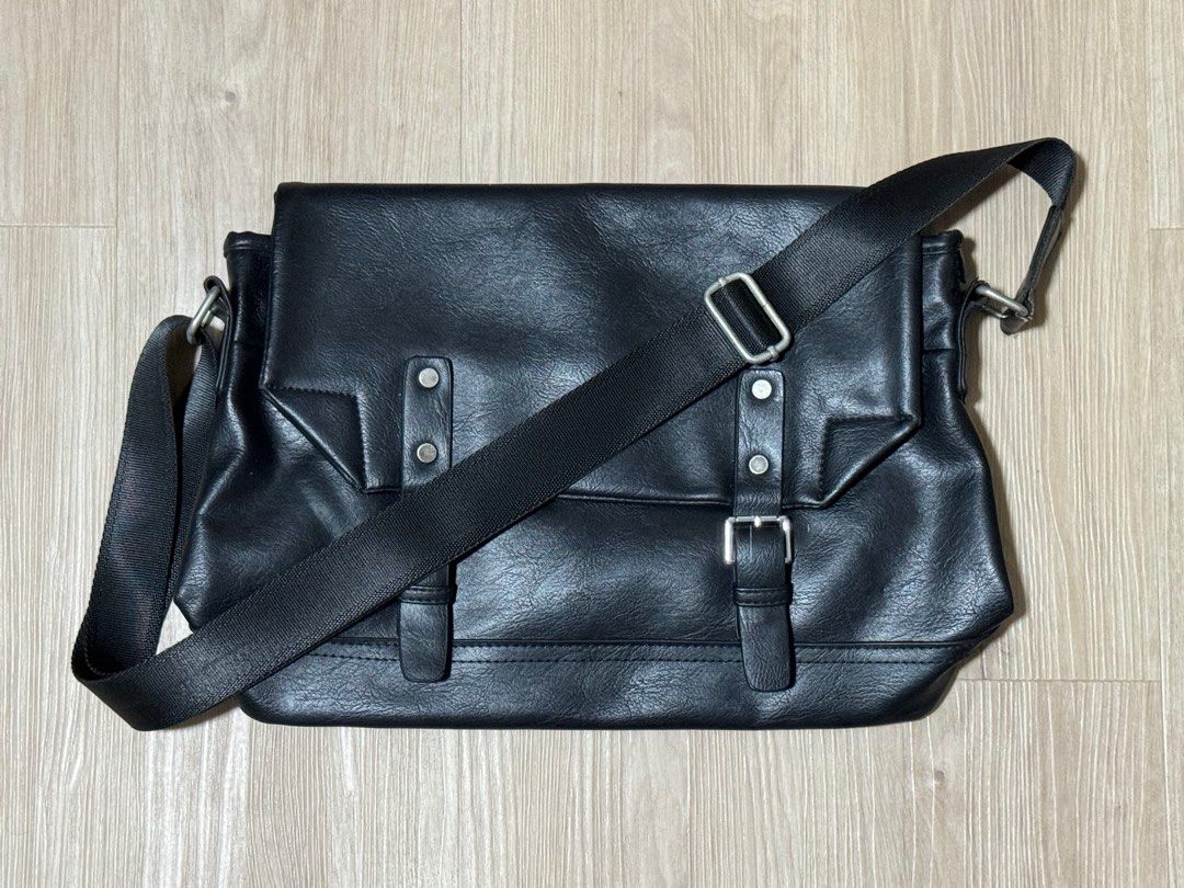 Lara messenger bag outlet