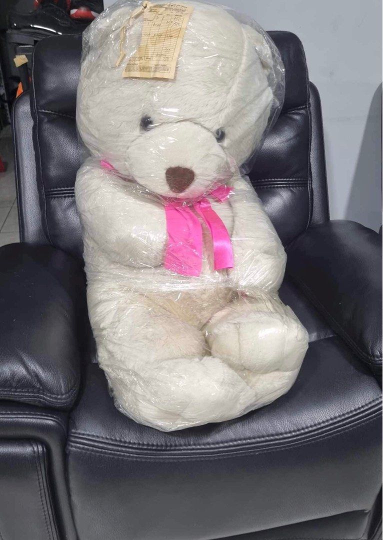 Large Bear Cuddler teddy bear (Category: Plushies & Soft Toys) located in San Pedro. Submitted by andr39 (Listing ID 1265764237, Image 1). Description: Large Bear Cuddler stuffed teddy bear. Newly dry cleaned. Dust bag included. MoP: Gcash/BPI/BDO 📍Location: Pasay City near NAIA terminal 3/Resorts World .