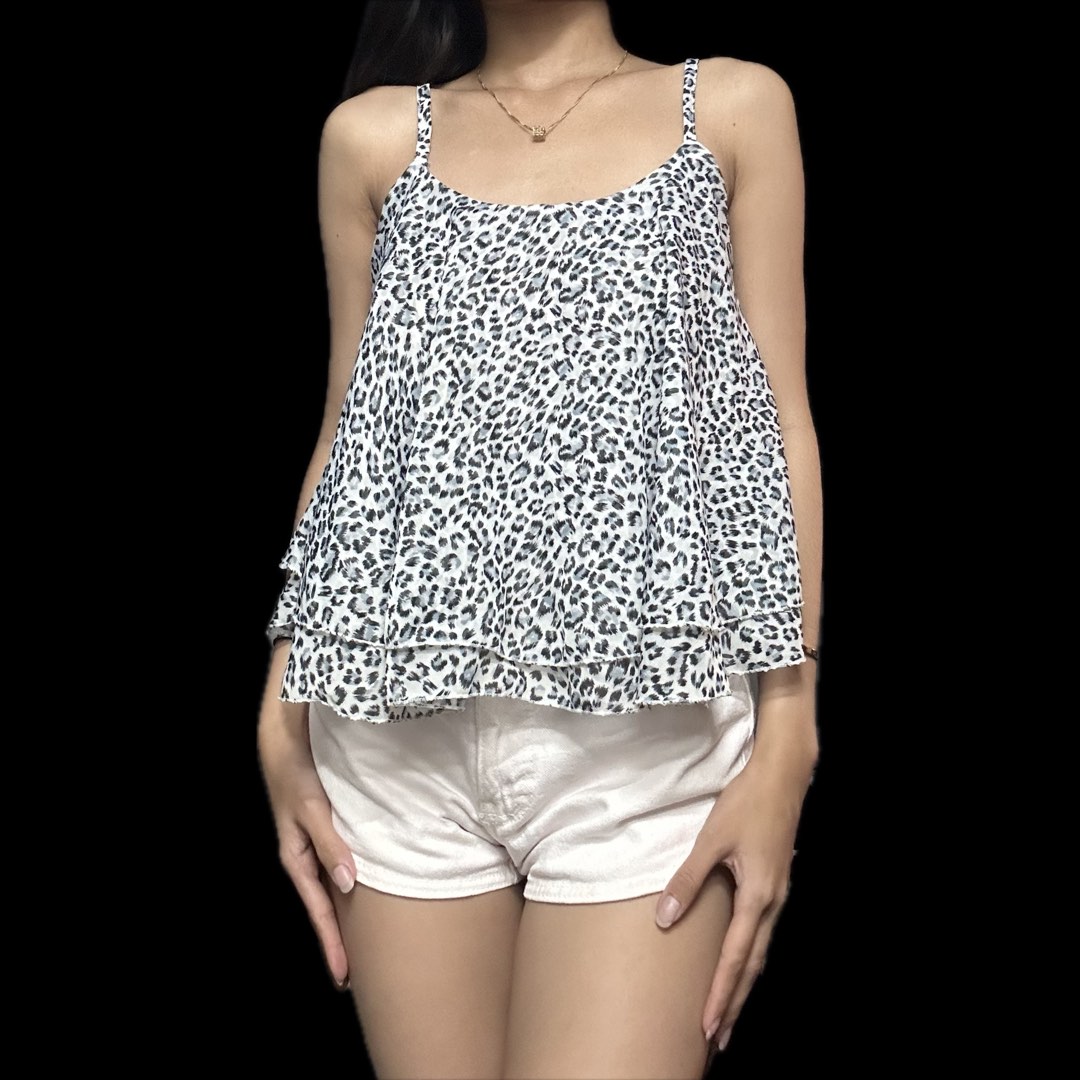 Leopard print sleeveless, Women's Fashion, Tops, Sleeveless on Carousell