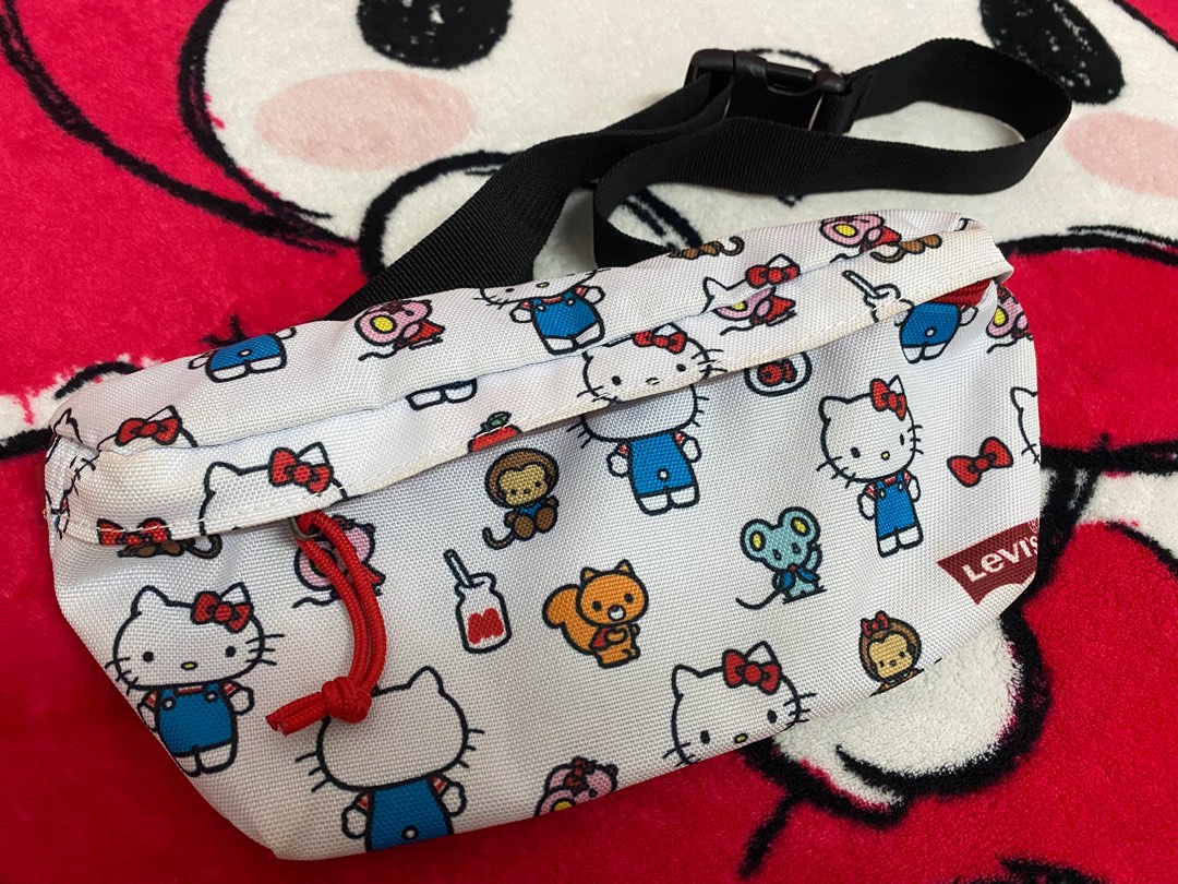 Levis hello kitty clearance sling
