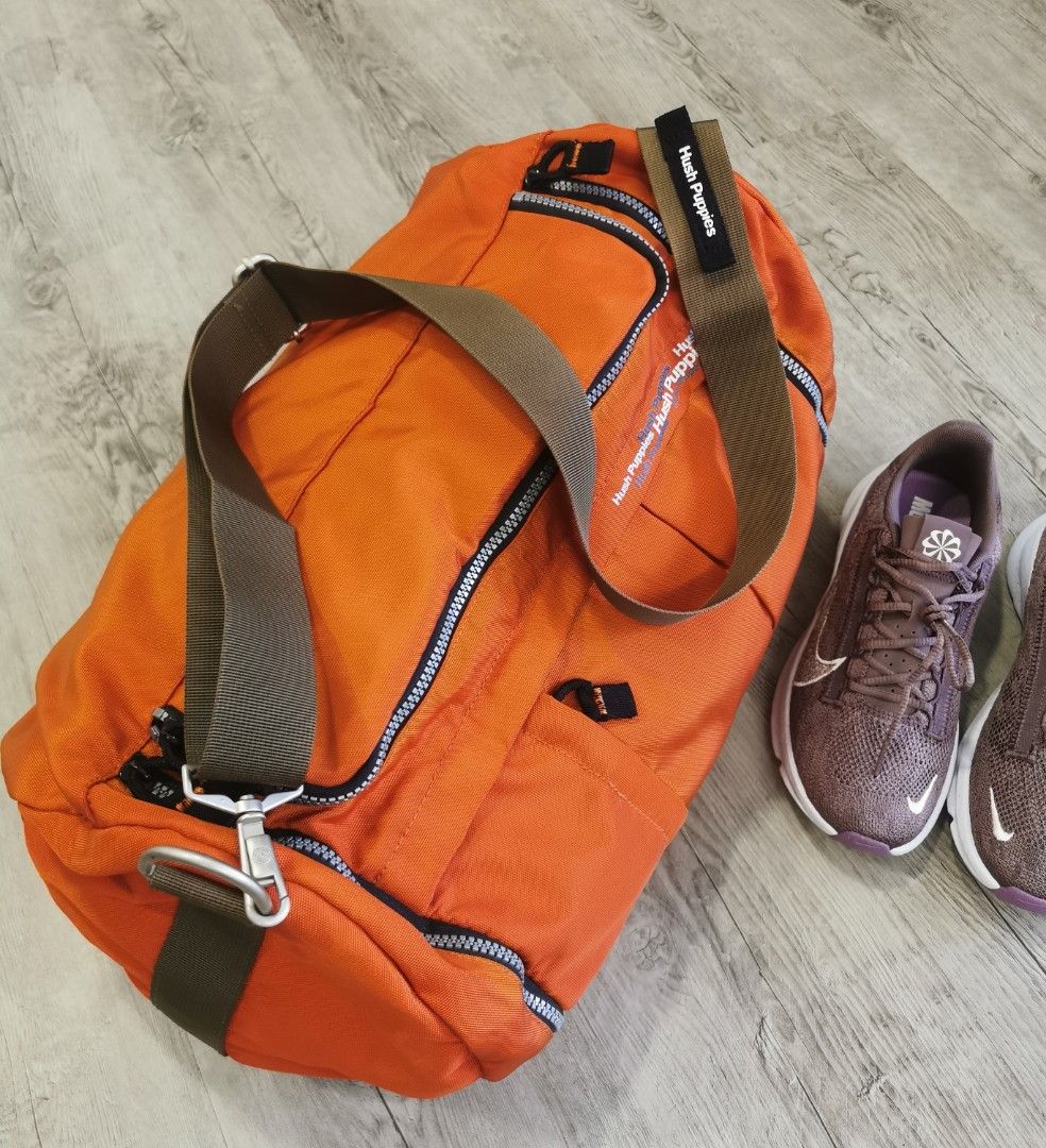 LIGHT WEIGHT DUFFLE BAG Hush Puppies
