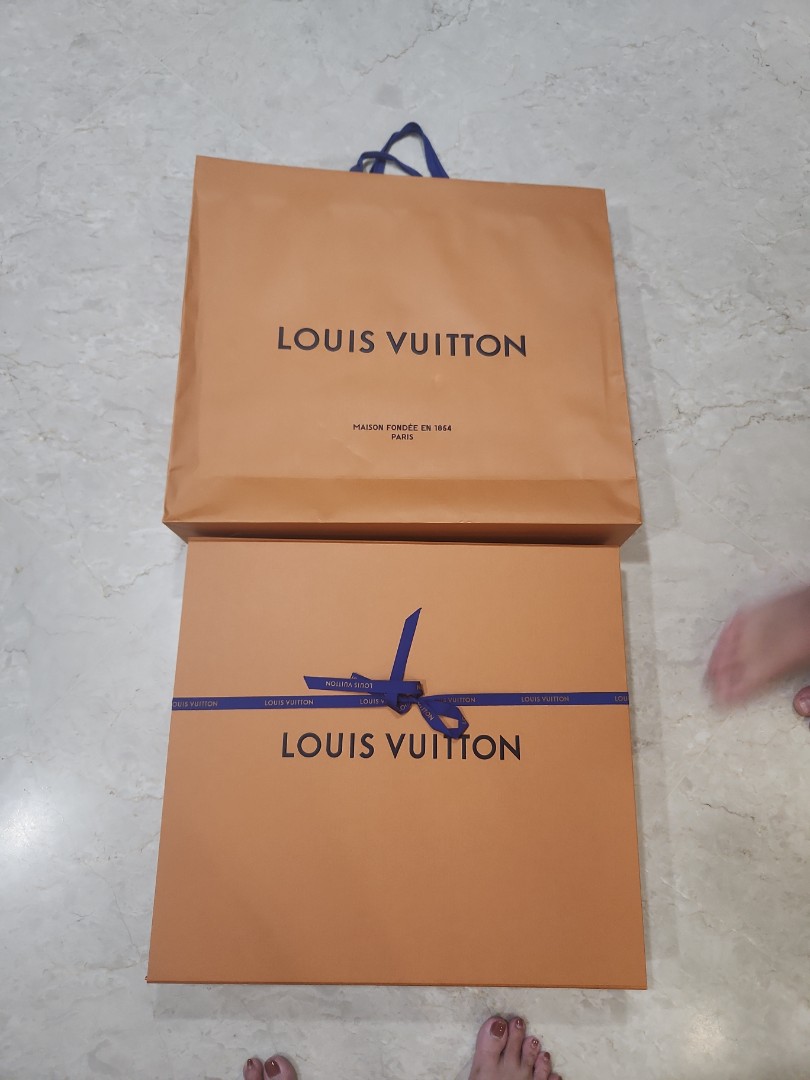 Large Authentic LOUIS VUITTON 16 X 14 X 6.5 Inches Shopping Gift Paper Bag