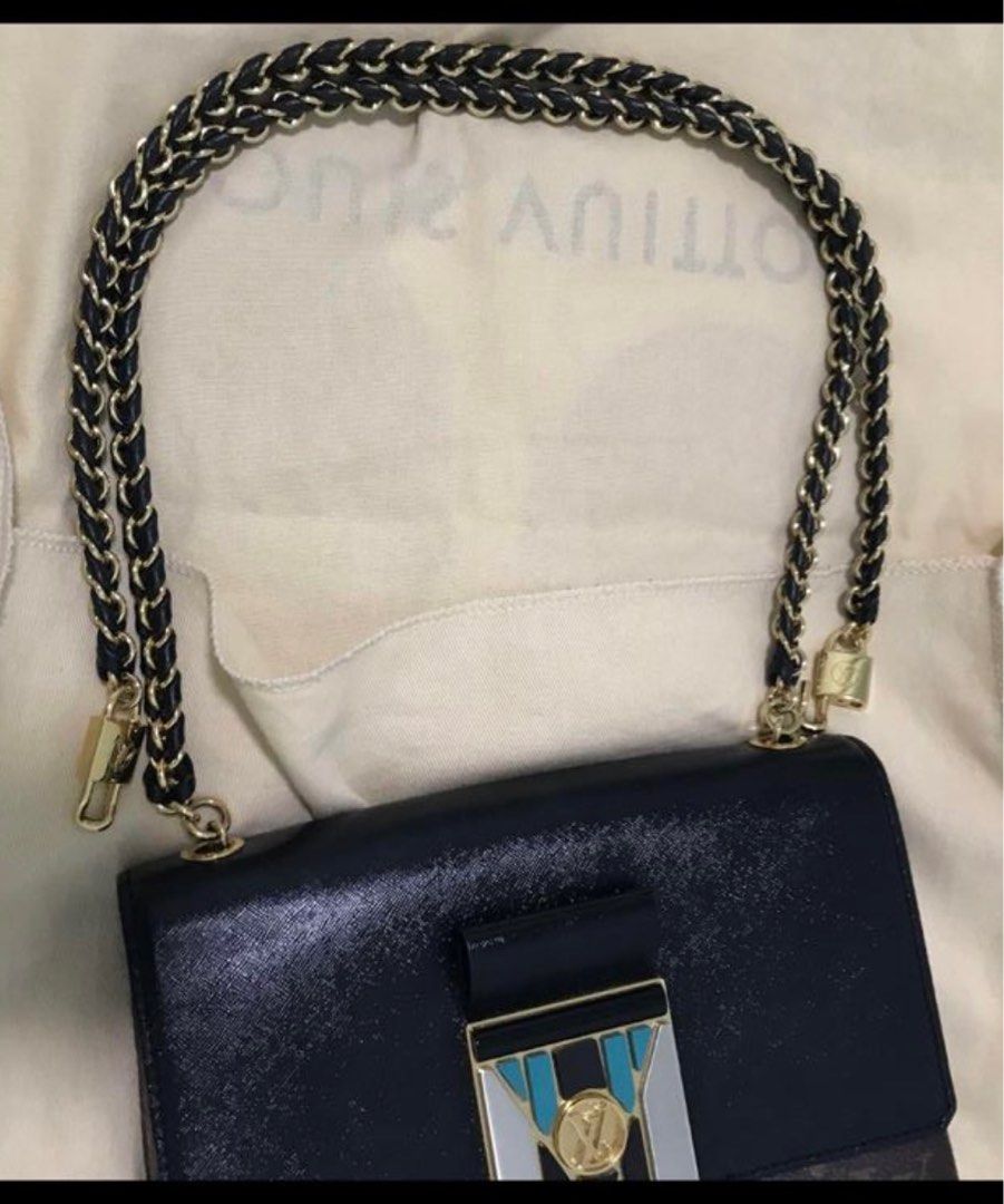 Lv pochette thelma deals