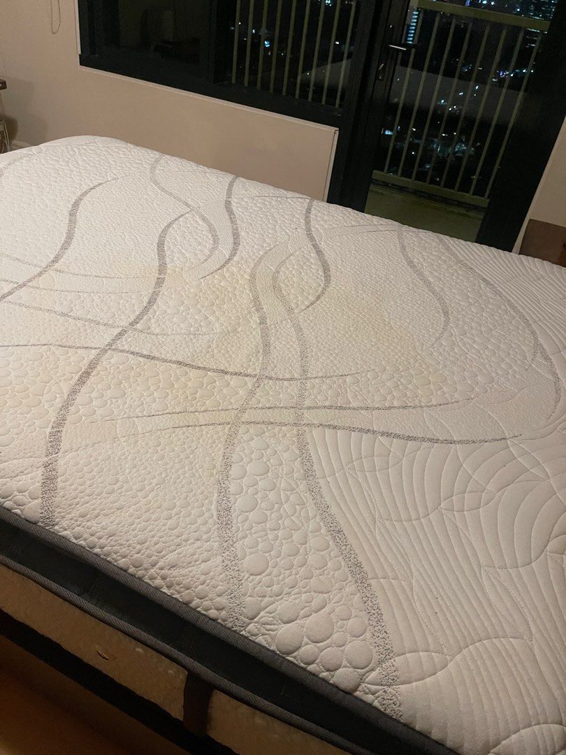 Mandaue foam memory top mattress, Furniture & Home Living, Furniture