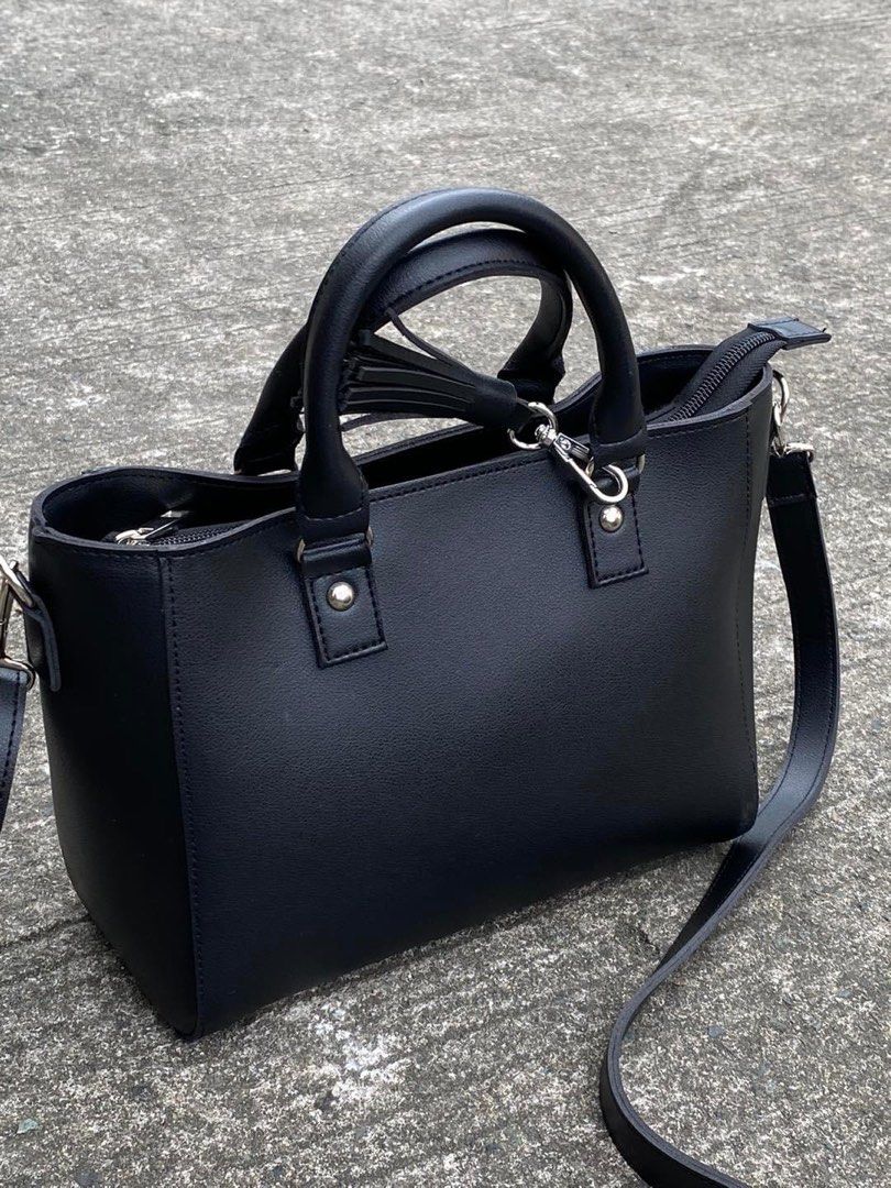 Marikina bags (Category: Cross-body Bags) located in Marikina City. Submitted by ysarabelle (Listing ID 1265905130, Image 2). Description: Marikina made bag Made from high quality synthetic leather Zipper closure with inside and at back pocket Size: L 9 H 7 W 3 .