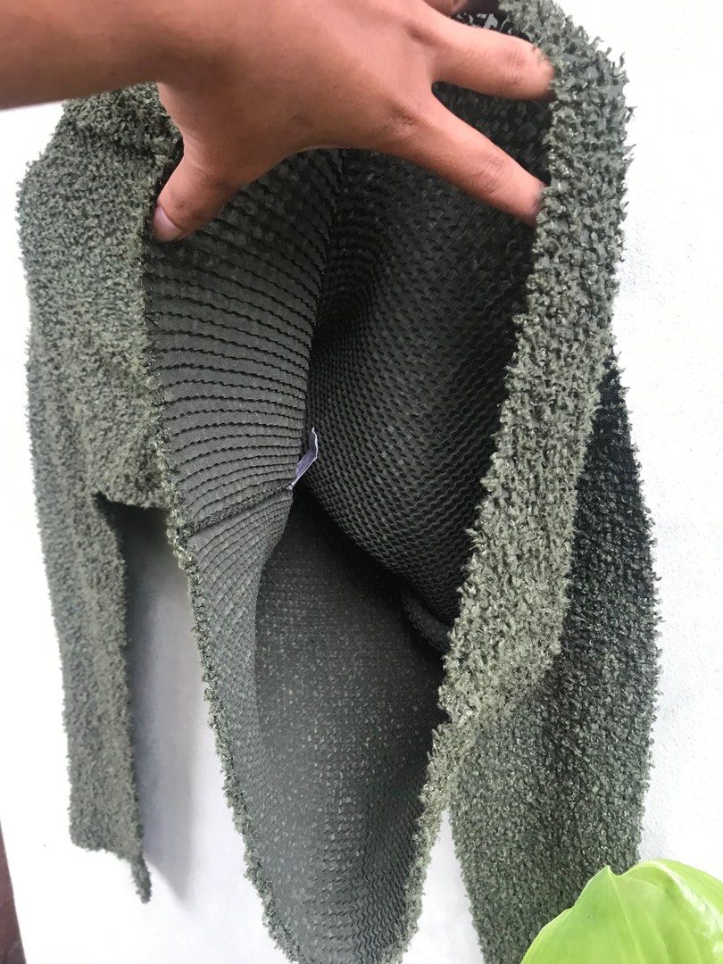 Issey Miyake イッセイミヤケ Pleats Shaggy Knit Issey Miyake イッセイミヤケ Pleats Shaggy Knit