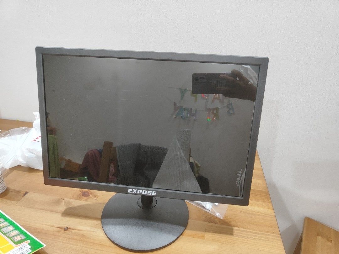 Monitor 19 inch, Computers & Tech, Desktops on Carousell