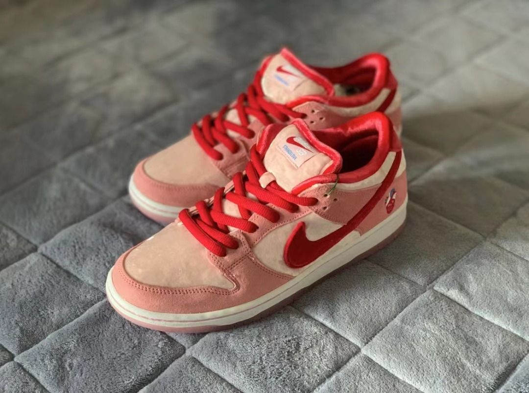 Nike Dunk SB Low SB Pro QS 情人節限定粉白size：36-45, 女裝, 鞋, 波