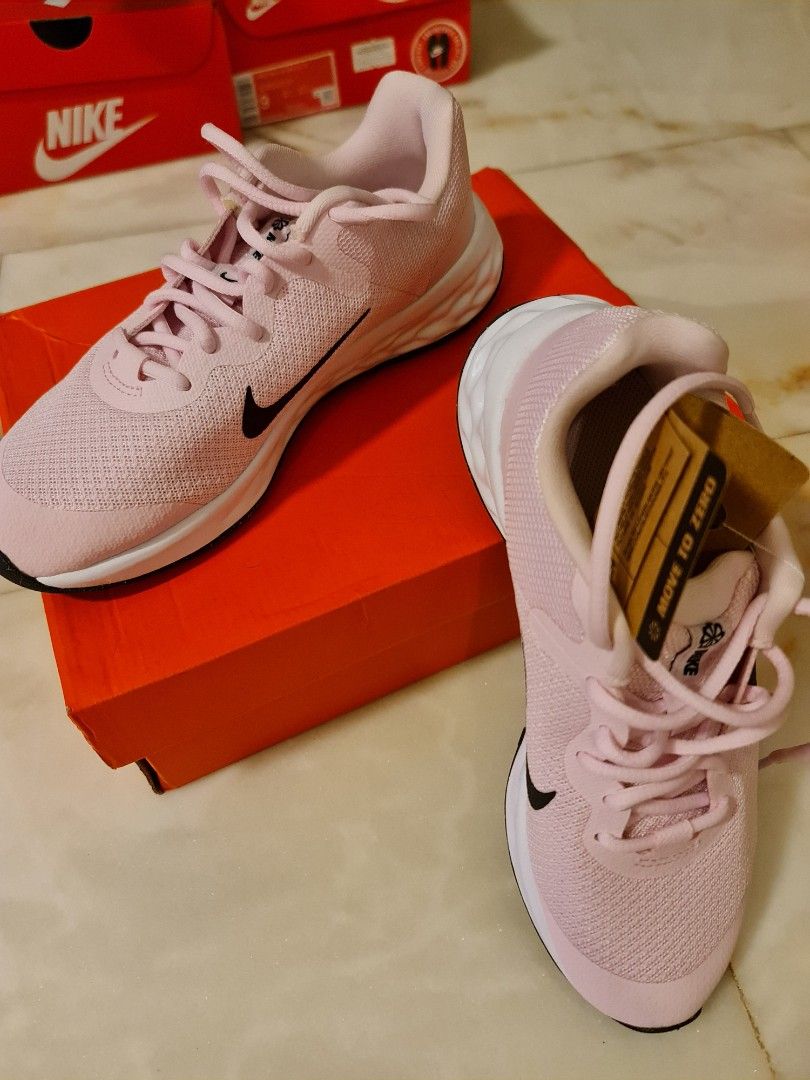 Girls nike top size 4