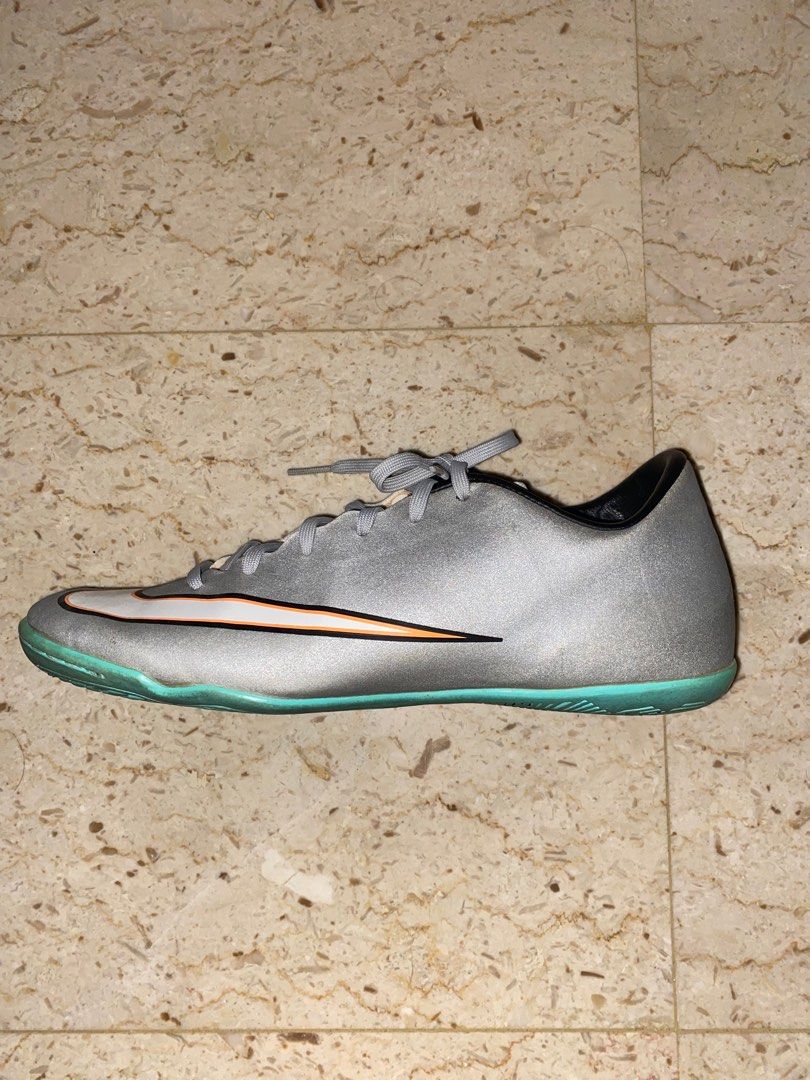 Futsal clearance shoes cr7