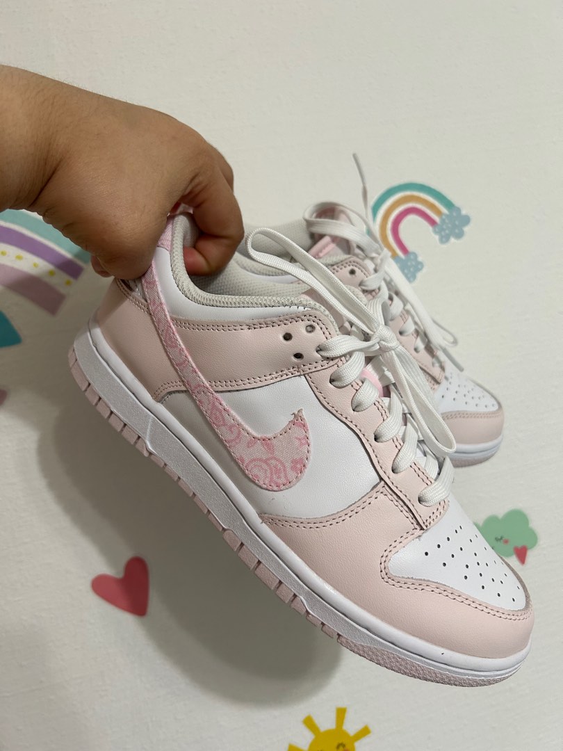 womens pink nike dunks