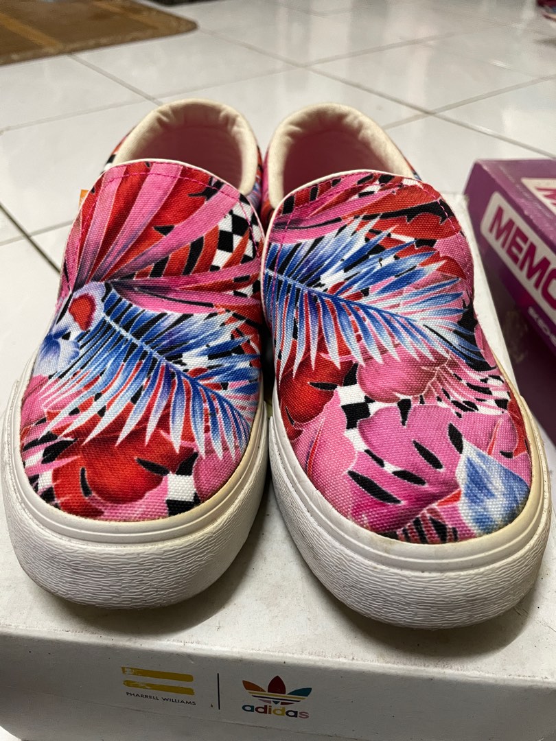 womens slip on nike trainers