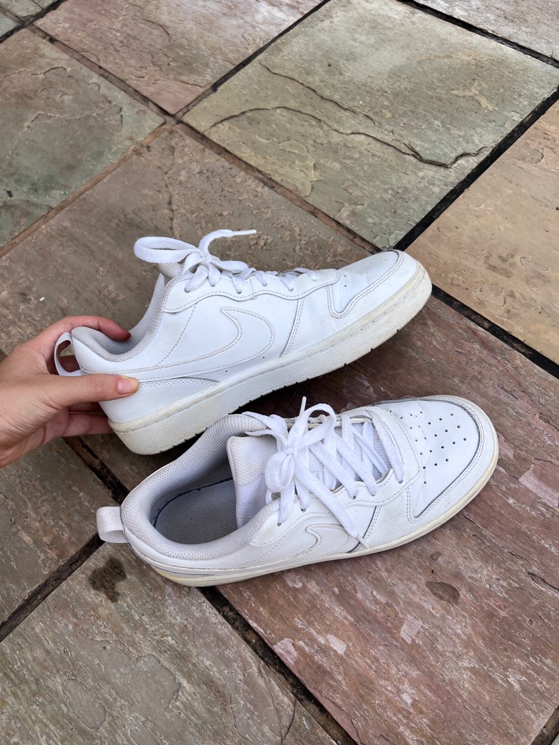 trendy white nike sneakers womens