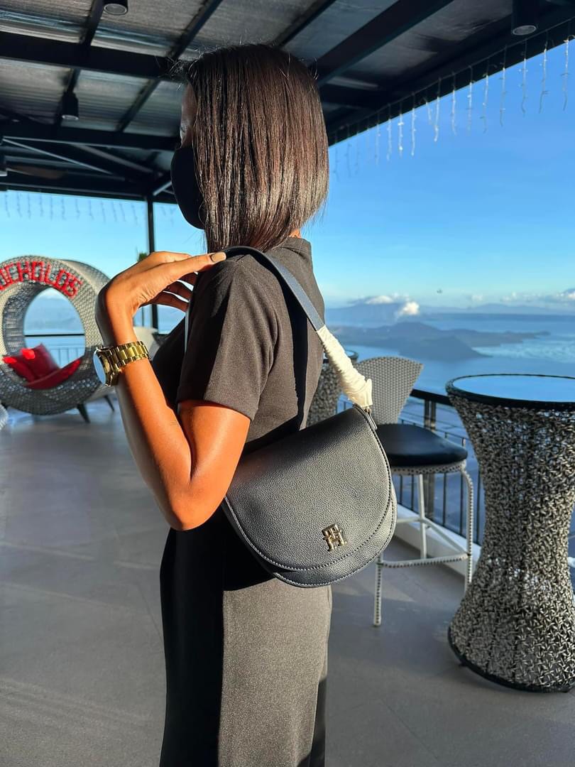 Original Tommy Hilfiger Crossbody Bag From Singapore, Women's Fashion