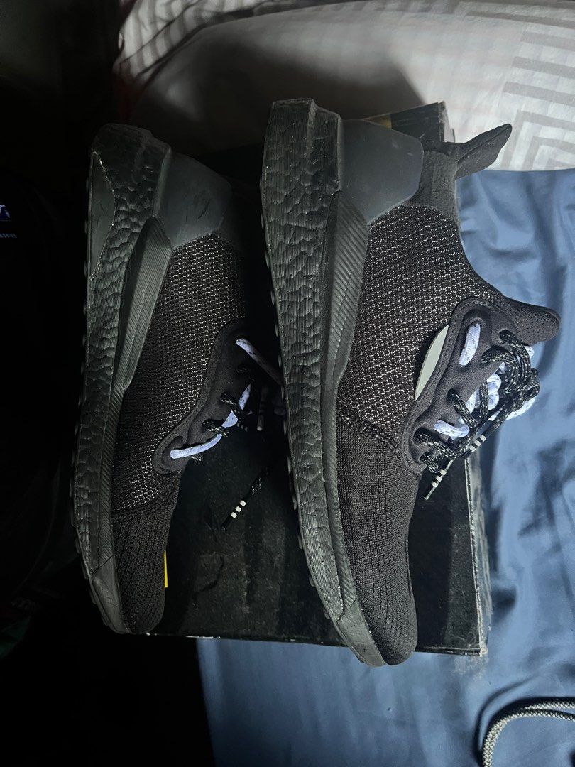All black best sale adidas hu