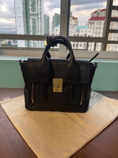 (Category: ) located in . Submitted by klosetmanila (Listing ID 1265905485, Image 1). Description: .