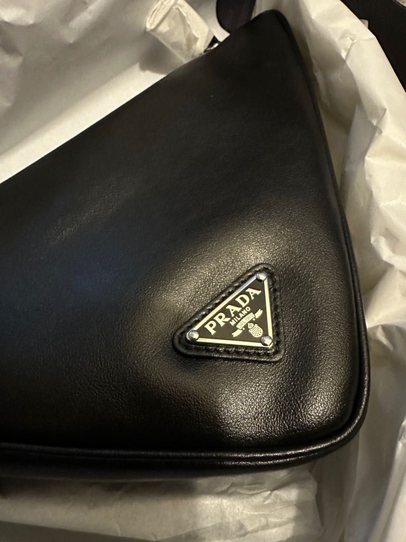 Prada （分類：手袋及銀包）位於 Hong Kong。 由 userwaiwai 提交（商品編號 1265848466，圖片 3）。簡介： 全新 full set 有單。
