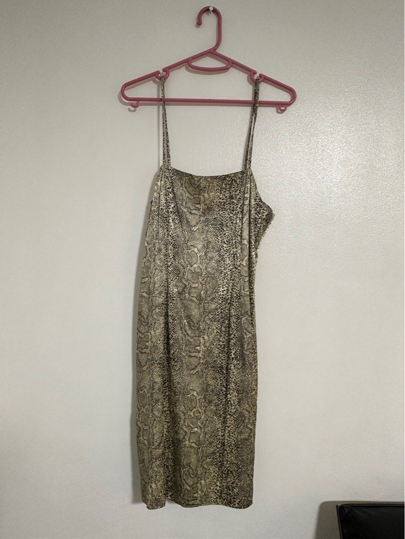 Rina Rossi Silk Dress (Category: Dresses) located in Quezon City. Submitted by sdl_x (Listing ID 1265805558, Image 1). Description: .
