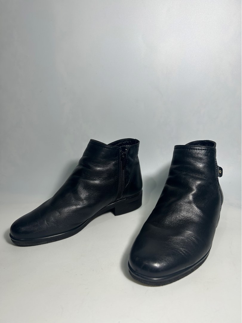 Riz Comfort Ankle Boots, Women's Fashion, Footwear, Boots on Carousell