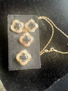 Set of Custom Jewelry Black gemstone in gold setting