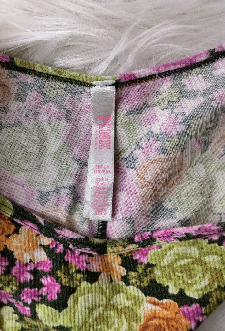 Small - VS Pink Cheekster, Women's Fashion, Undergarments & Loungewear on  Carousell