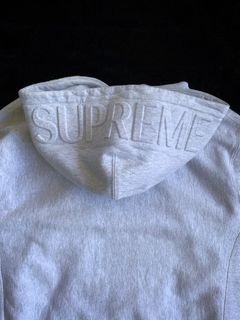 SUPREME - Embossed Logo Pullover Grey Hoodie