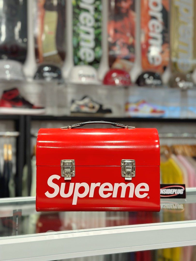 Supreme Lunchbox Red (Category: Storage Boxes & Baskets) located in Quezon City. Submitted by inside_plug (Listing ID 1265819751, Image 1). Description: For Sale Supreme Metal Lunch Box Red Brand new - P 40,000.