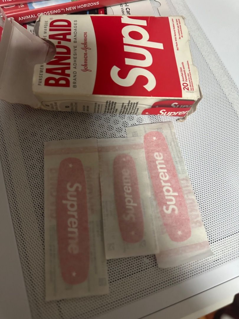 Supreme ss19 band aid johnson (Category: Medical Supplies & Tools) located in Quezon City. Submitted by oggoodsph (Listing ID 1265736939, Image 2). Description: 7pcs for 1000.