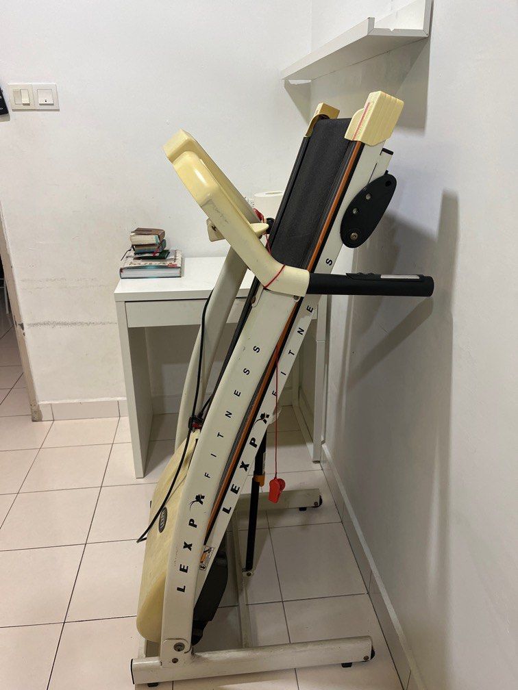 Threadmill (Category: Cardio & Fitness Machines) located in Petaling Jaya. Submitted by iqmal_mohd (Listing ID 1265887823, Image 3). Description: Used Lexpa Threadmill.