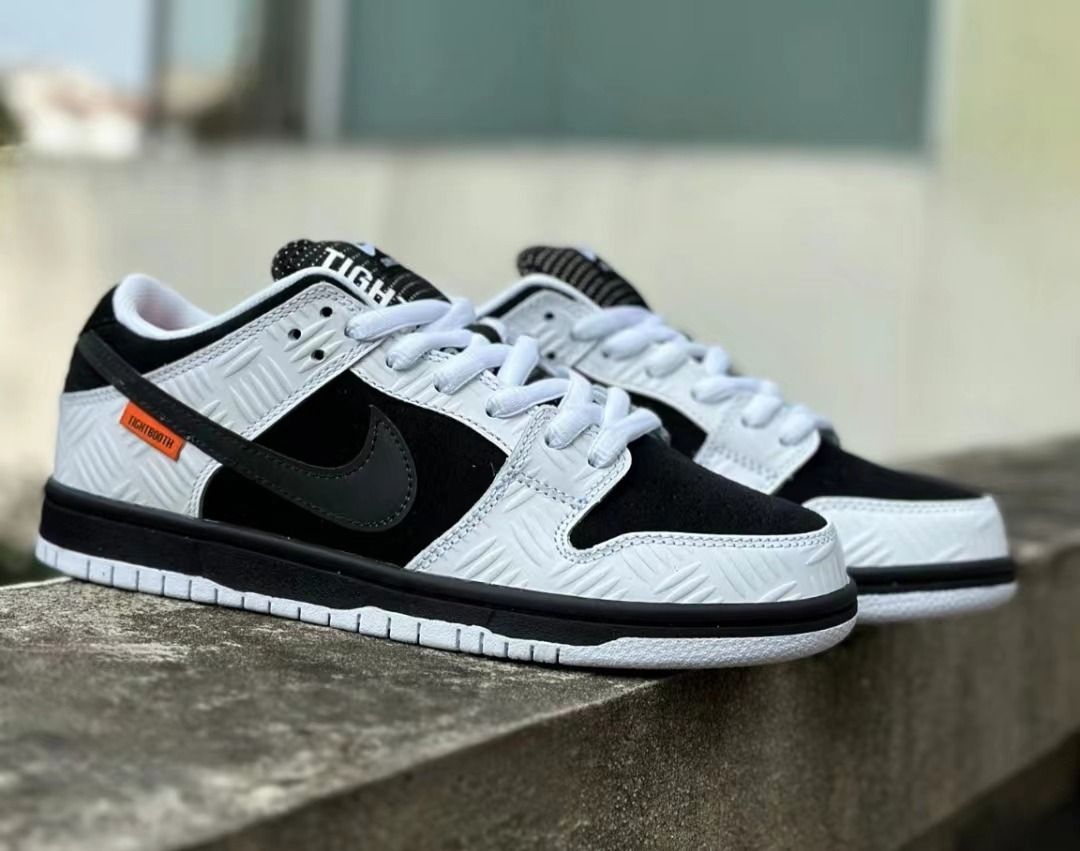 TIGHTBOOTH × Nike Dunk SB Low Pro “Black and White 