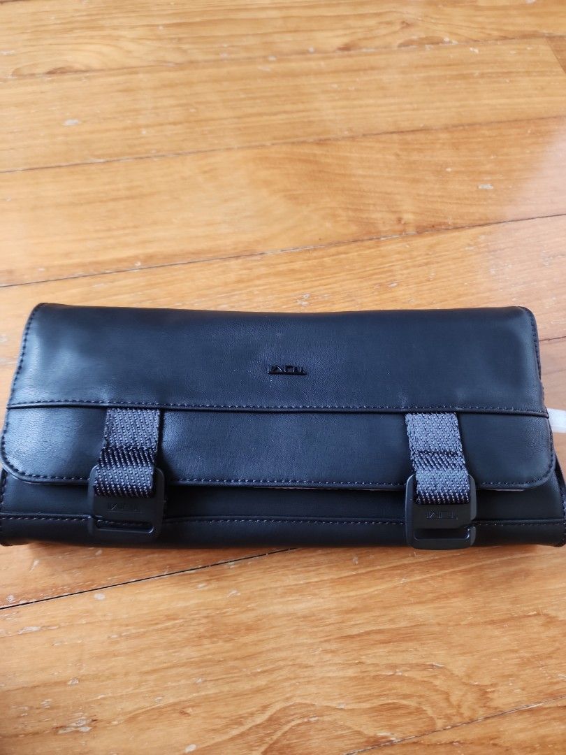 Tumi Mobile organizer, Men's Fashion, Bags, Belt bags, Clutches and
