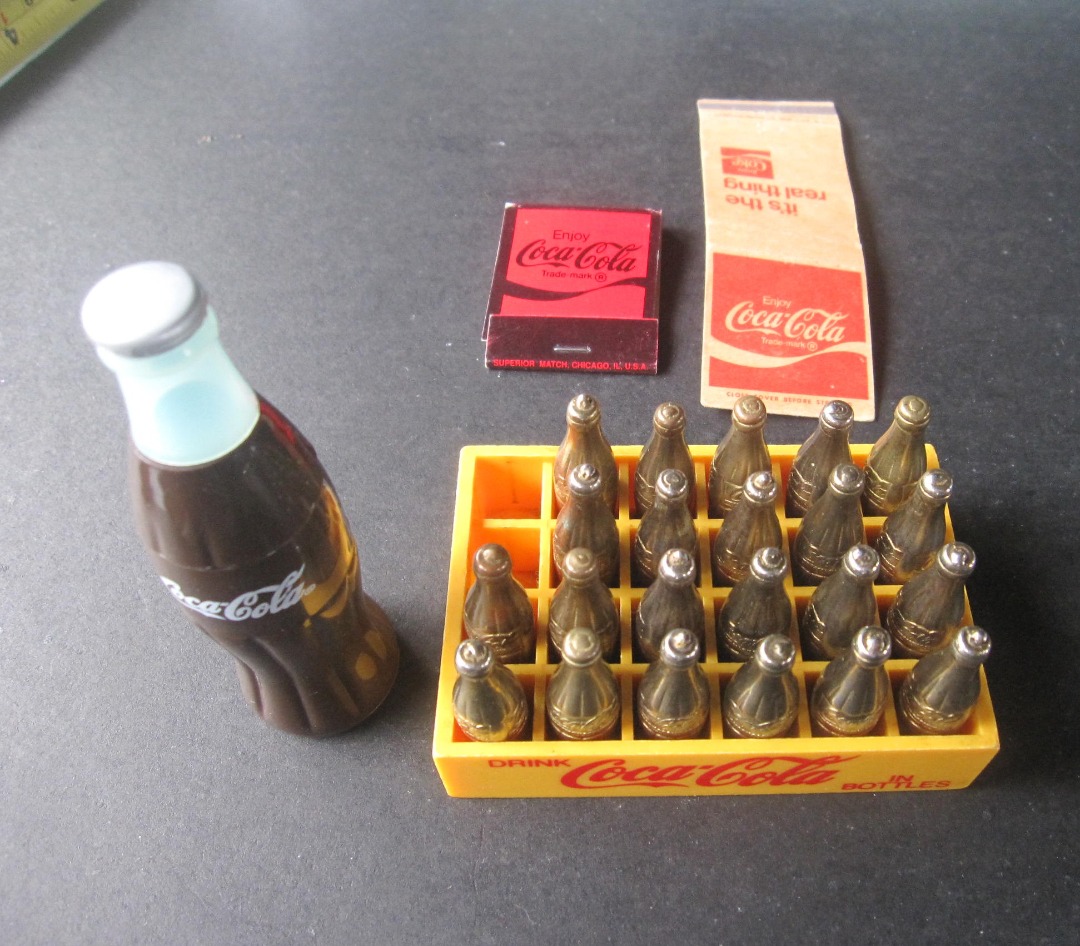 Vintage 1950s MINIATURE Coca-Cola Crate 22 Gold Color Metal Bottles ...