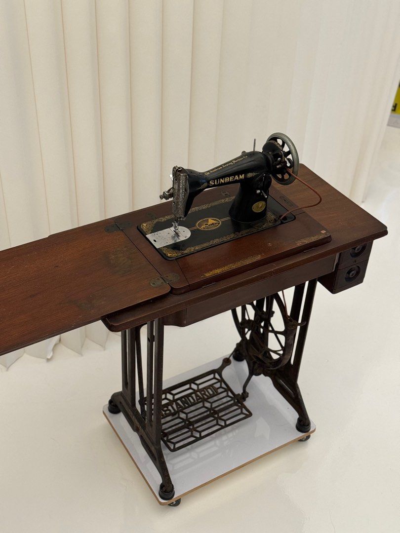 Vintage sewing machine (sunbeam), TV & Home Appliances, Other Home