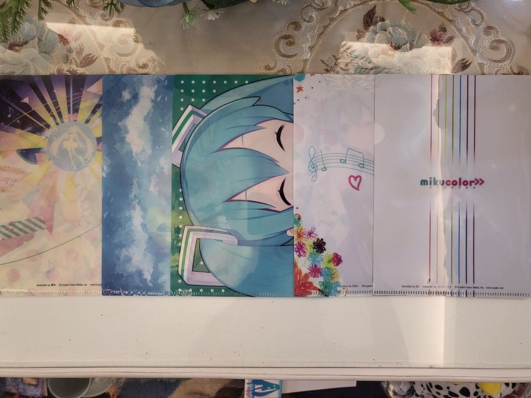 Vocaloid Hatsune Miku¹ 5 Pcs. Mini Folder Bundle (Category: Stationery & School Supplies) located in San Fernando. Submitted by jpmarketplace2023 (Listing ID 1265824128, Image 3). Description: -Vocaloid Hatsune Miku¹ 5 pcs. mini folder bundle for only PHP220 -Authentic from Japan.
