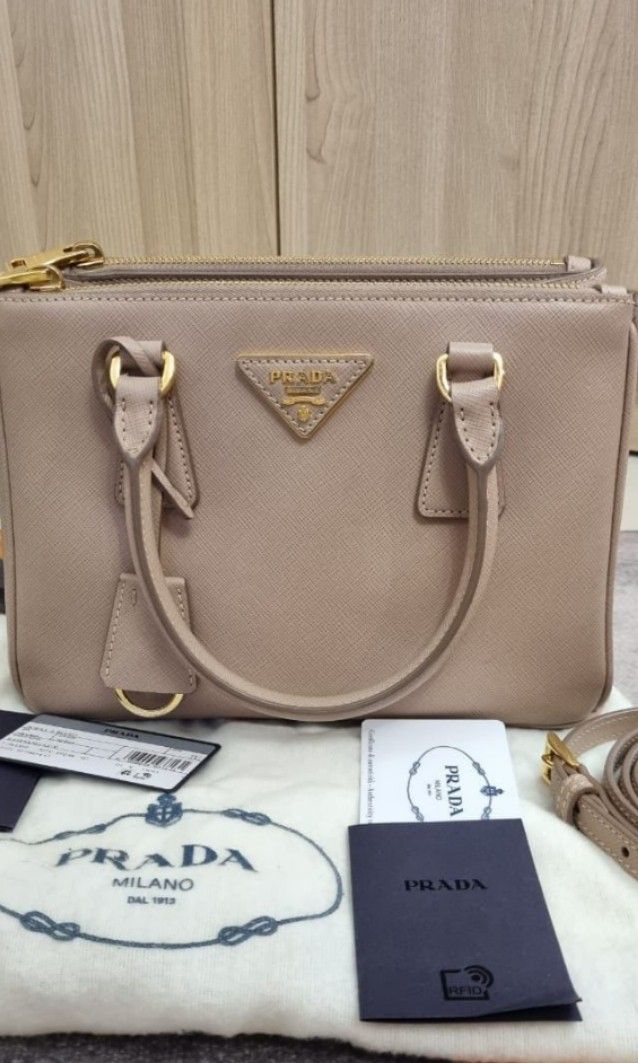Prada best sale galleria cipria
