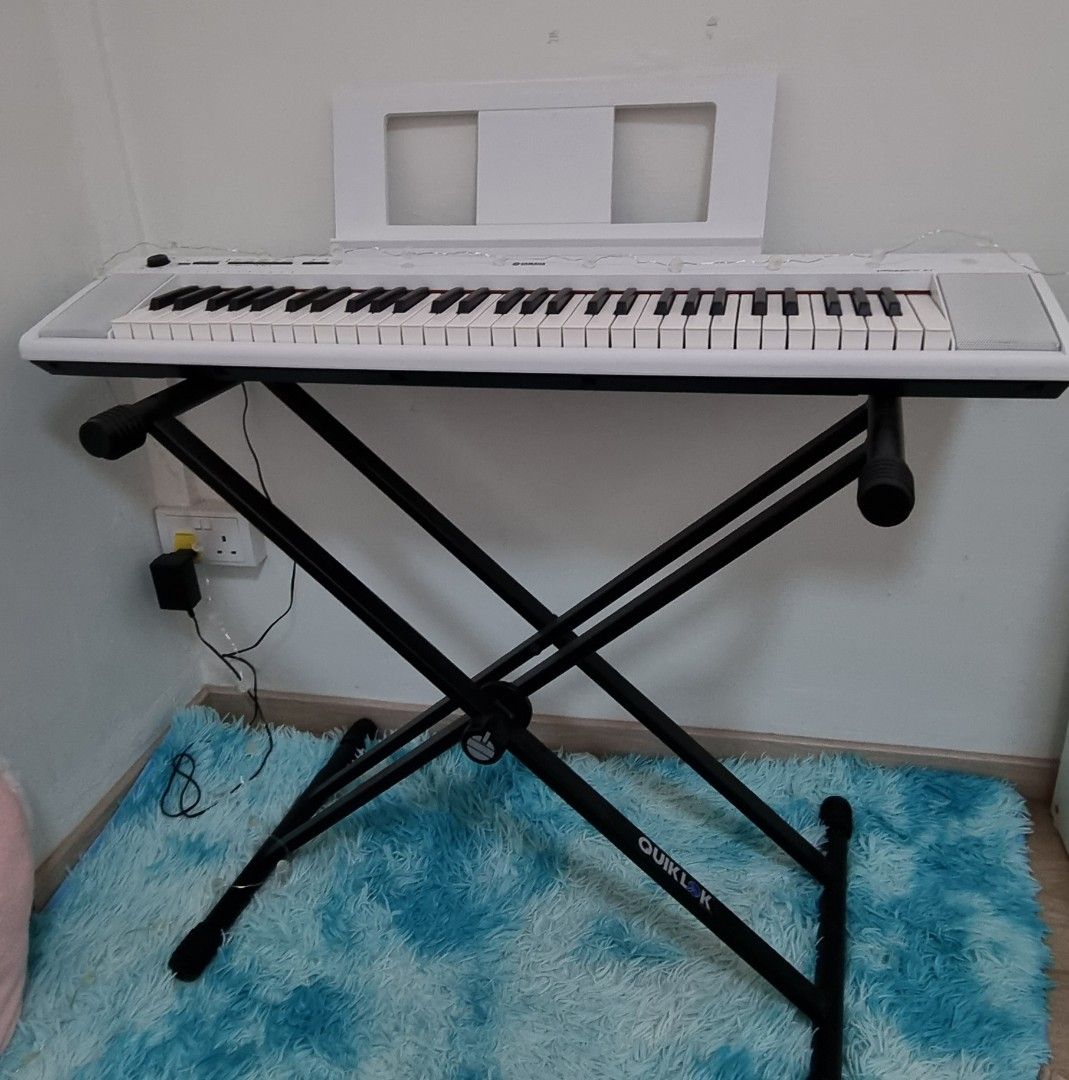 Yamaha Piaggero NP-12WH Digital Keyboard, Hobbies & Toys, Music