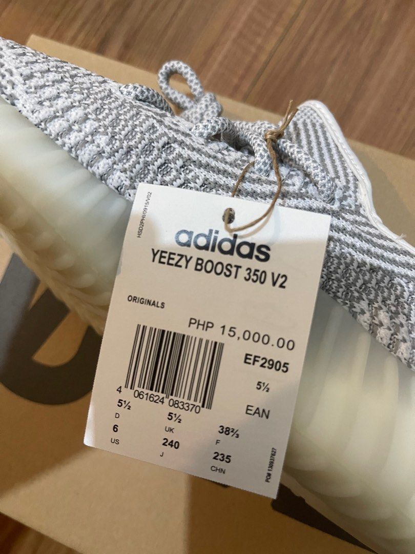 Yeezy 350 v2 static (6) (Category: Sneakers) located in Quezon City. Submitted by d.drifter (Listing ID 1265895757, Image 2). Description: brandnew meetup / pickup from qc or ayala (by schedule) buyer shoulders shipping.