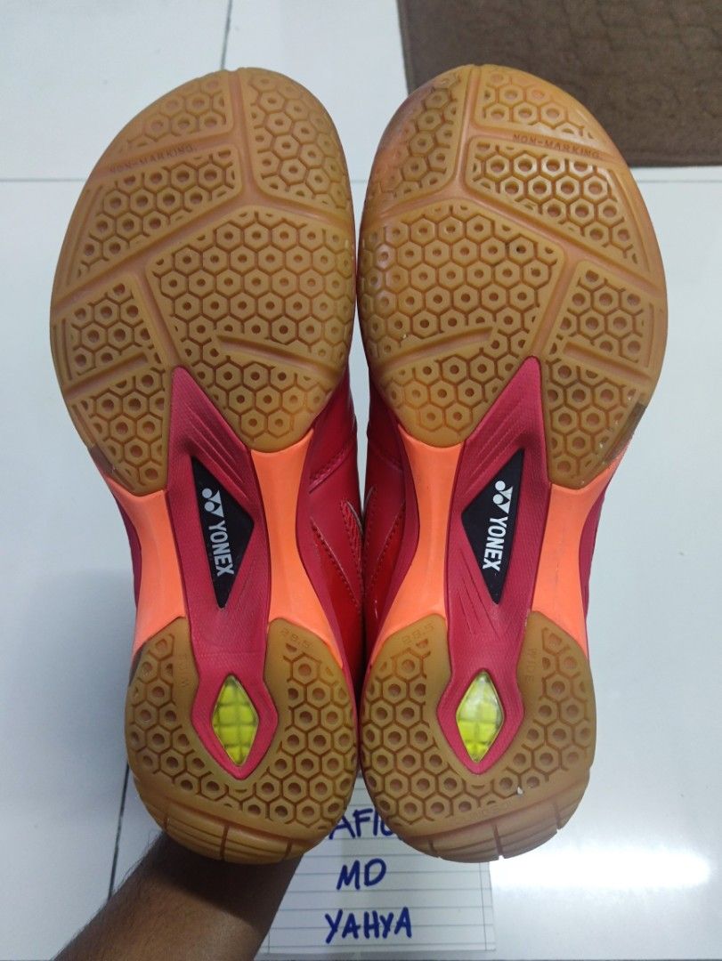 Yonex 65XW 10uk Men s Fashion Footwear Sneakers on Carousell