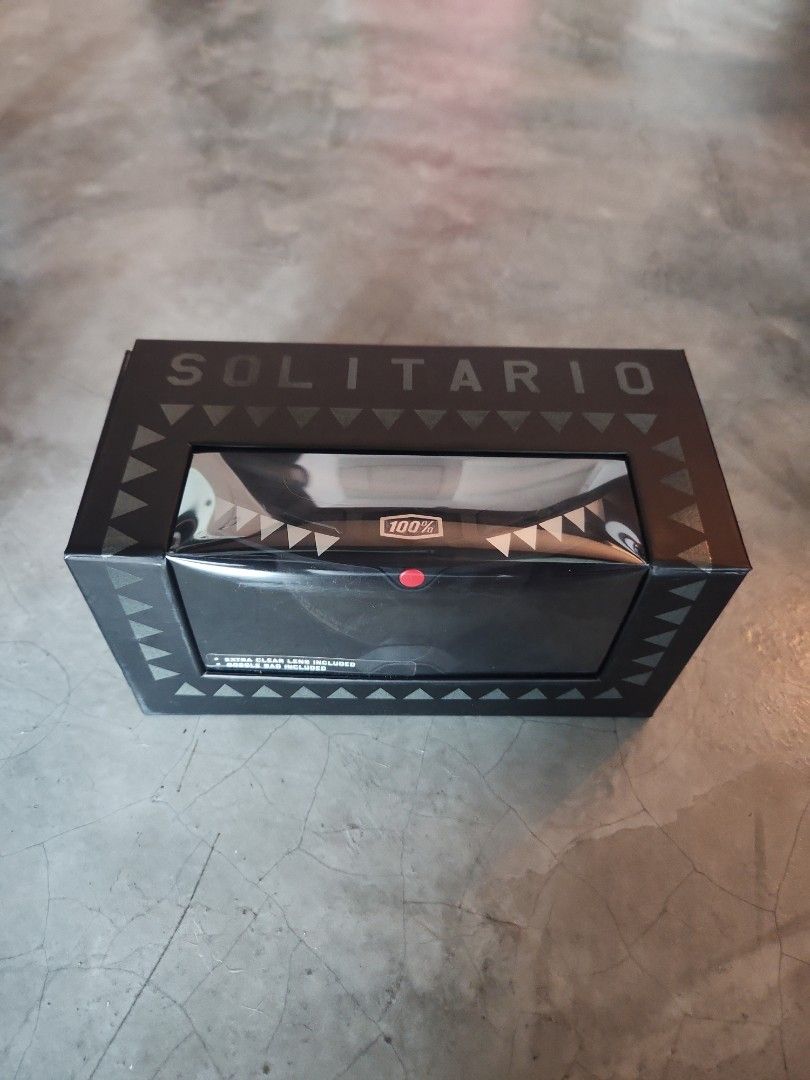 100% Barstow X Solitario Goggles (Category: Motorcycle Accessories) located in Singapore. Submitted by gogobowelranger (Listing ID 1265988596, Image 1). Description: Very lightly used goggles bought for my shoei ex-zero but have since sold the helmet and have kept it in box. Bought from Irons CR, Barcelona for 120euros. Please don't low ball because I'll just rather keep it if you text me "80 for a quick deal".