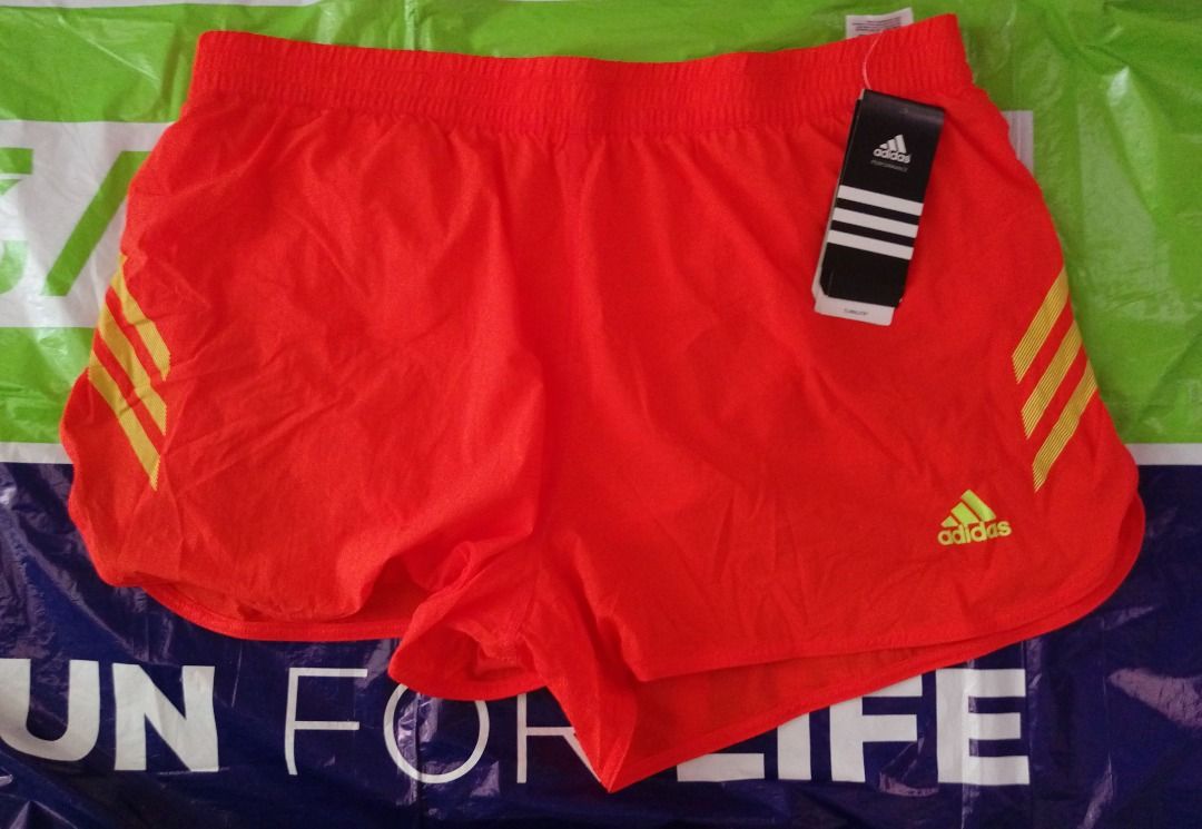 全新有吊牌 adizero 跑步背心短褲 2012年款 大碼 （分類：運動服裝）位於 Hong Kong。 由 snakeung 提交（商品編號 1266046348，圖片 5）。簡介： 全新有吊牌 adizero 跑步背心短褲 2012年款 大碼 全新 有吊牌 無包裝 Size: 大碼 現金交收 可在各地鐵站交收，平日晚上中上環優先，其他地點時間可相約 例行交收時間地點： 1. 平日 8:15pm-8:30pm 中上環 2. 平日 7pm 九龍塘 3. 星期六日下午 4pm 九龍塘。