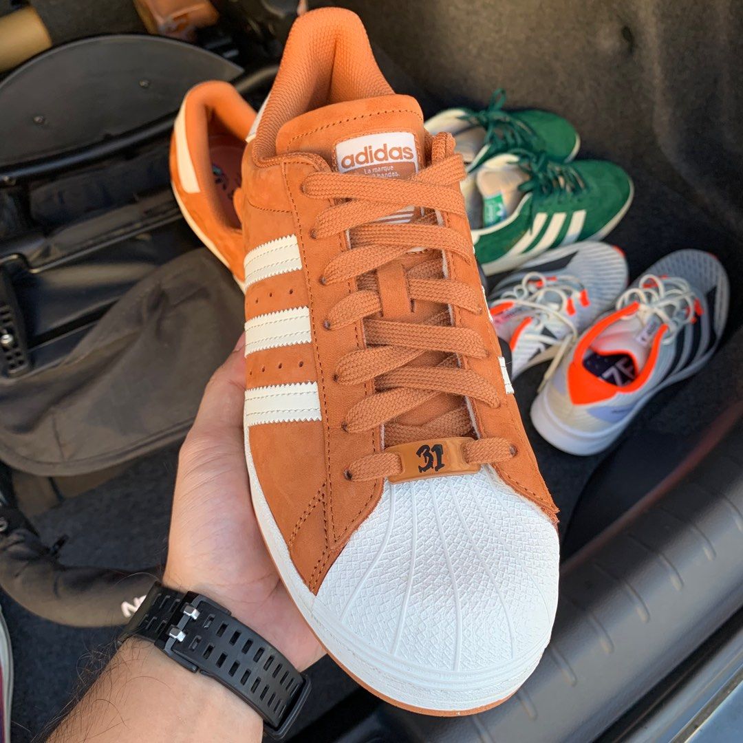 Adidas hotsell superstar camel