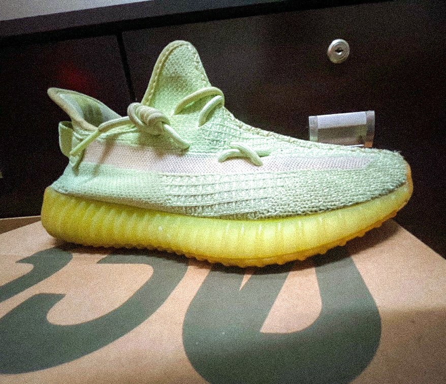 Adidas yeezy glow 2024 in the dark 16